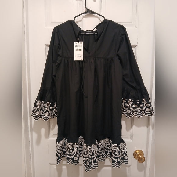 Zara Black Dress with White Lace - Picture 3 of 4